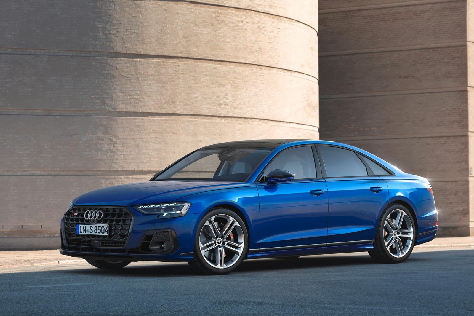 2023-audi-s8-frontal-aspect-carbuzz-913937-1600.jpg?w=1024&h=682&scale